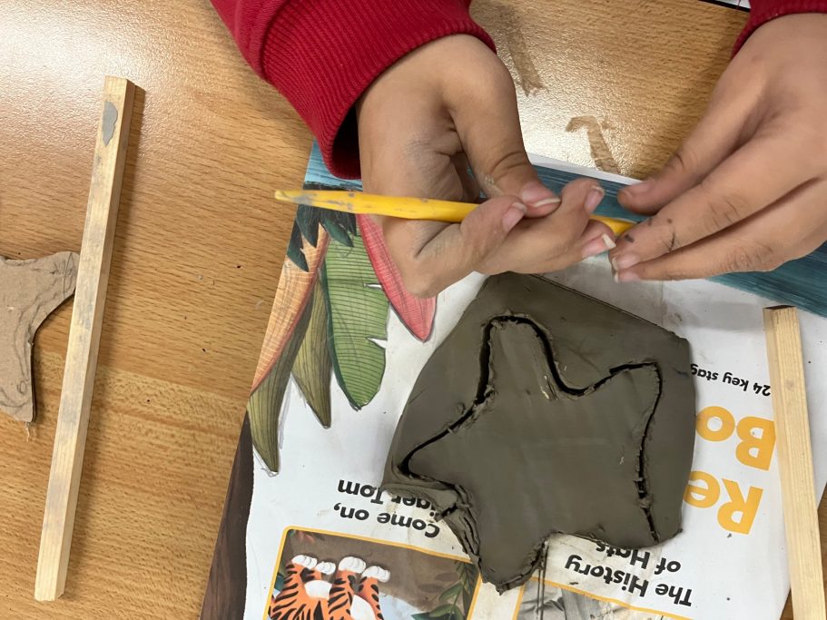 KS1 Clay starfish building
