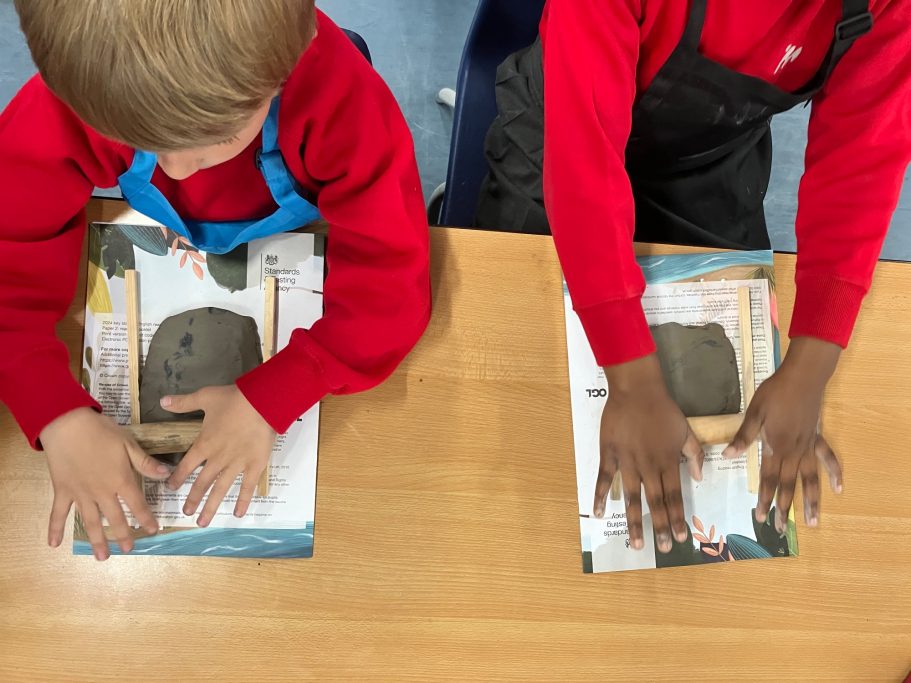 KS1 Clay starfish building